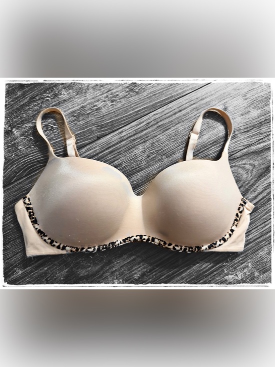 Victoria's Secret Other - Victoria's Secret Beige T-Shirt Bra with Leopard Trim